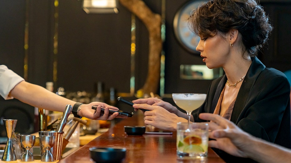 Gen Z's Drink-by-Drink Payment Habit Annoys Bartenders Nationwide