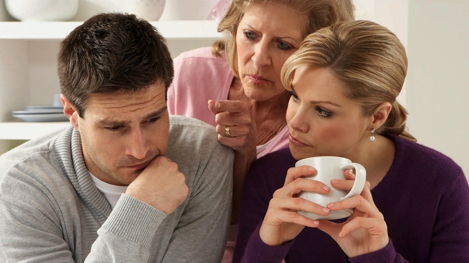 Family Vacation Drama: Grandmother’s Dinner Request Sparks Exclusion Debate