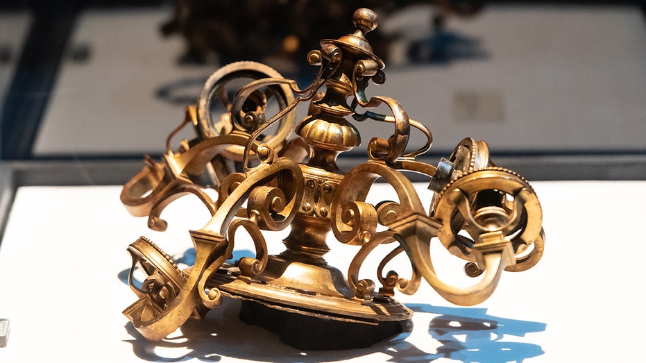 Crushed Titanic Chandelier That Hung in First-Class Smoking Lounge Heads to Museum