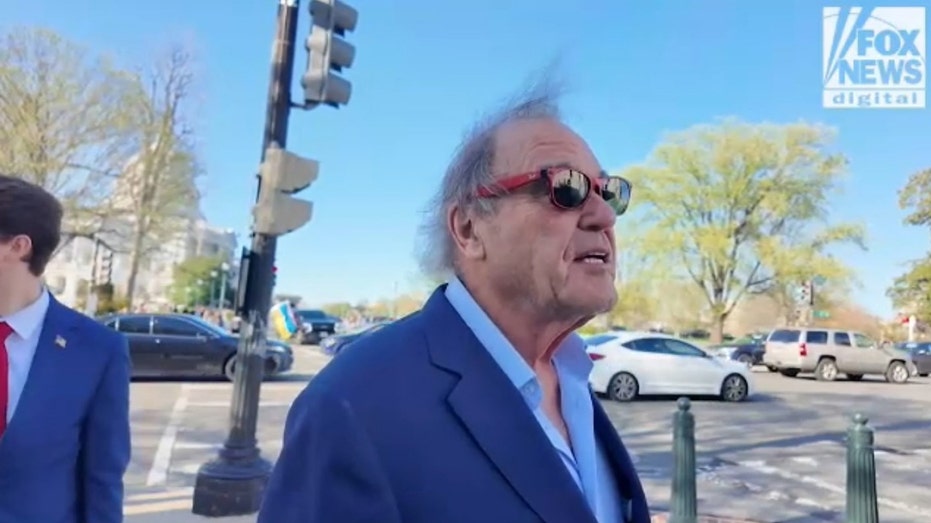 Oliver Stone Blasts Democrats Over ‘Lying’ Russiagate Probe While Backing Trump
