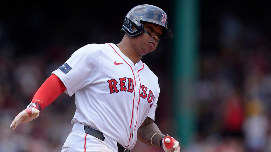 Red Sox’s Rafael Devers Shift Signals Alex Bregman’s Third Base Takeover Amid Controversy