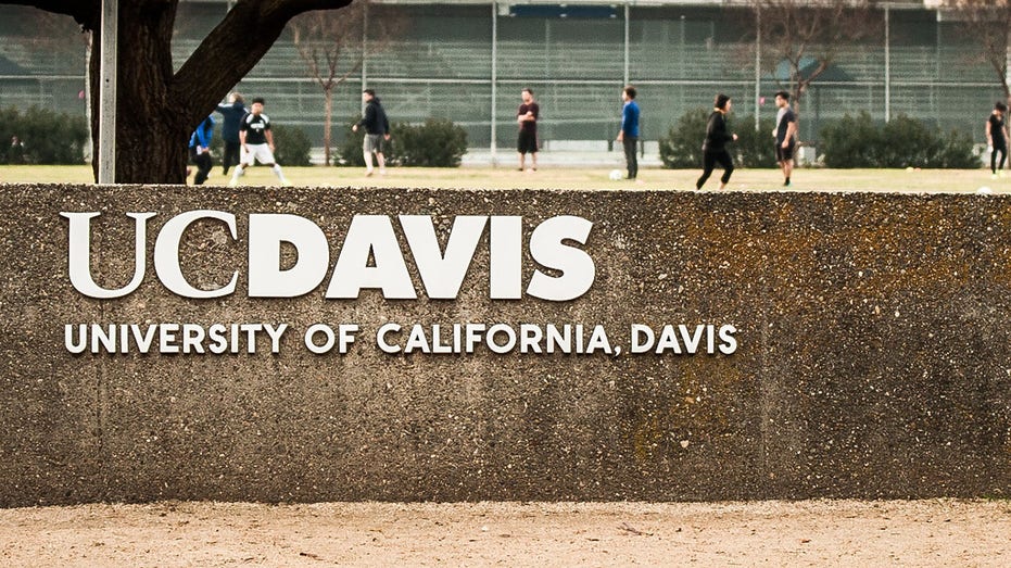 California College Faces Backlash for Replacing Men's, Women's Locker Rooms with All-Sex Locker Rooms