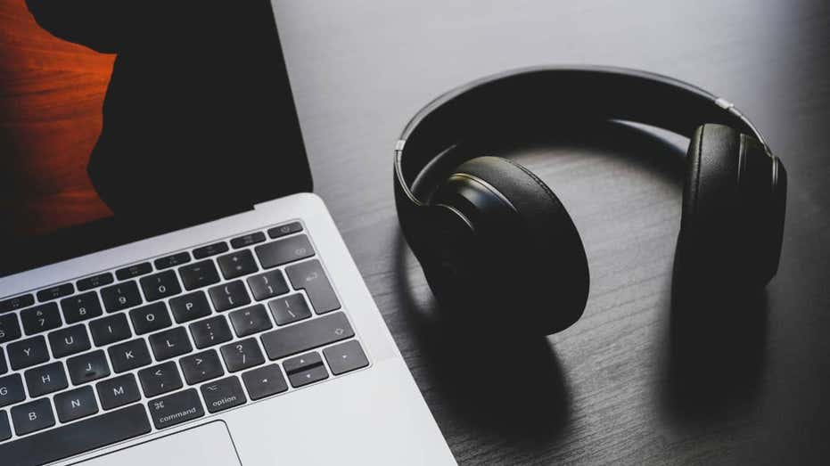 Bluetooth Flaw Puts Millions of Premium Headphones at Spying Risk