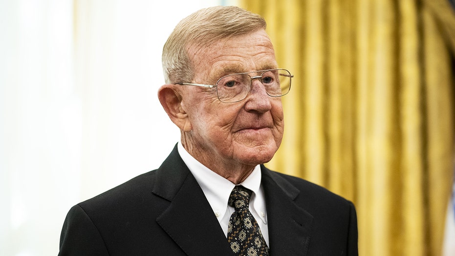 Lou Holtz Praises Trump and Vance After Heated Exchange With Zelenskyy