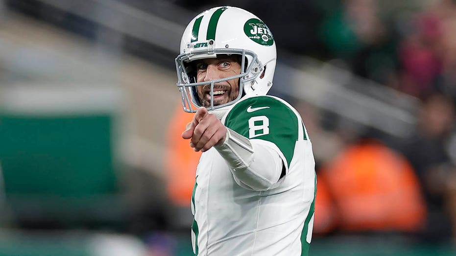 Aaron Rodgers Joins Pittsburgh Steelers for 2025 NFL Season: A New Chapter