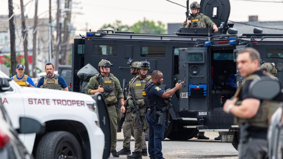 Manhunt for Killer and Serial Escapee Intensifies After New Orleans Jailbreak