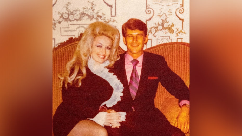 Dolly Parton's Husband, Carl Dean, Dies at 82