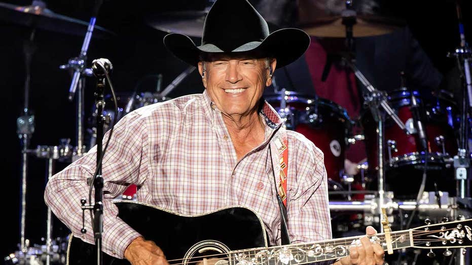 George Strait’s Emotional Concert Moment Leaves Fans Teary, Hints at Retirement