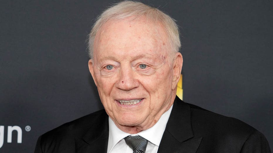 Jerry Jones Teases 'Substantive Trades' as Cowboys Eye NFL Draft Shake-Up