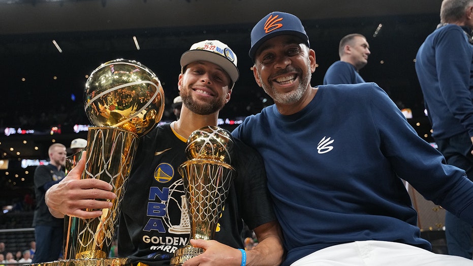 Stephen Curry Could Dominate NBA Into His 40s, Says Father Dell Curry