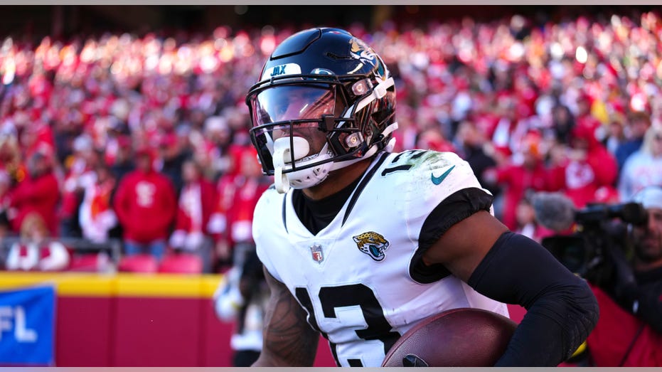 Jaguars Trade Christian Kirk to Texans for 2026 NFL Draft Pick: Reports
