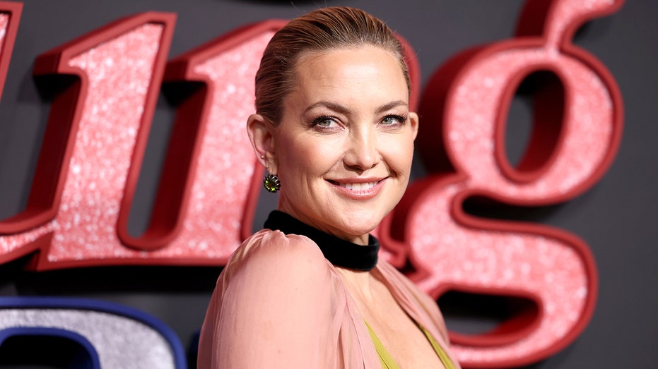 Beyond the Gown: What Kate Hudson’s ‘Song Sung Blue’ Premiere Reveals About Hollywood Legacy and Nostalgia