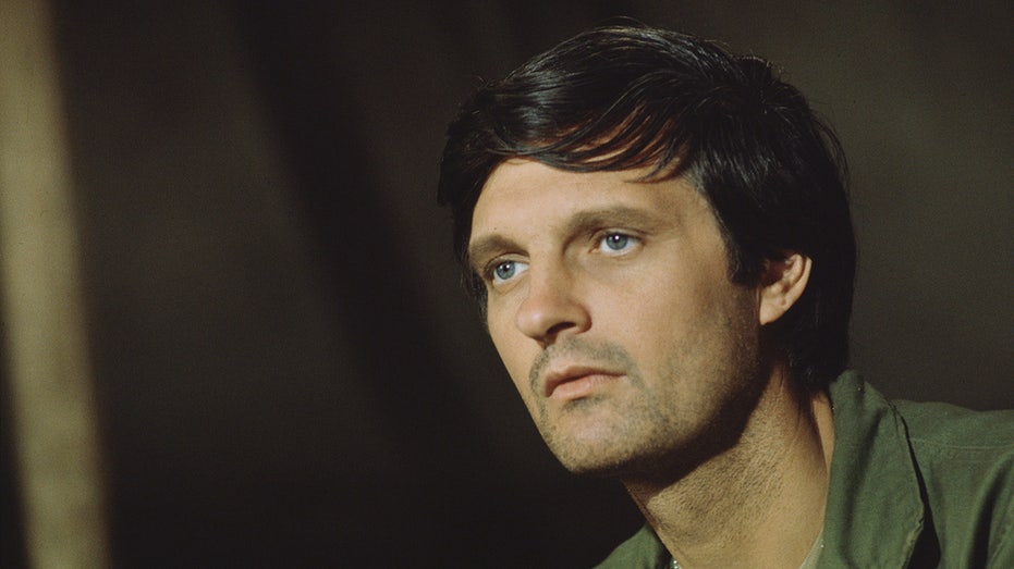 Alan Alda’s Wit Shines Through Parkinson’s Challenges and 68-Year Marriage