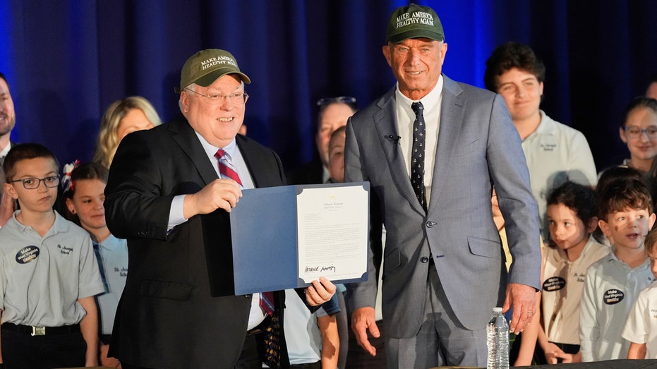 RFK Jr Challenges Governor of America's Fattest State to Monthly Public Weigh-Ins