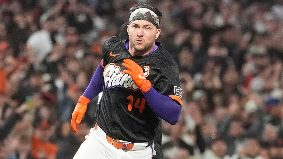Giants' Patrick Bailey Stuns with Historic Walk-Off Inside-the-Park Home Run