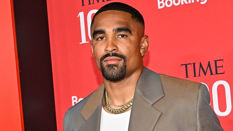Eagles' Jalen Hurts Applauded by Malcolm Jenkins for Skipping White House Visit