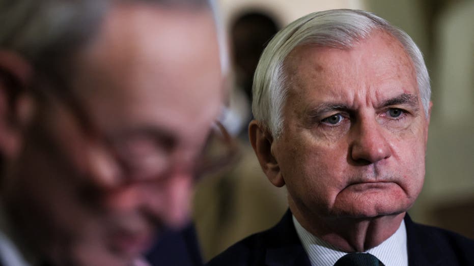 Senator Demands TSA Plan as REAL ID Enforcement Nears Amid Widespread Traveler Unpreparedness
