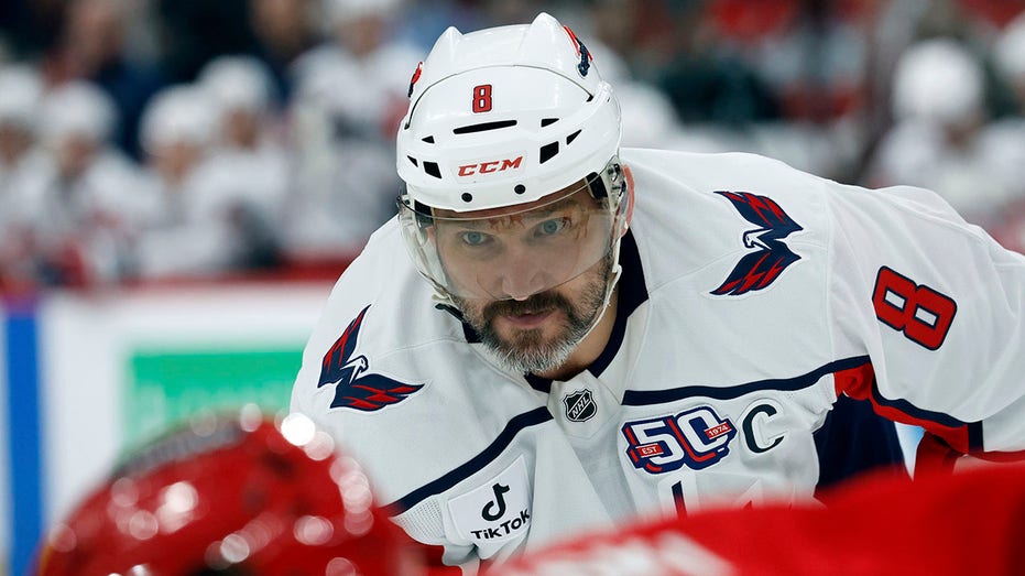 Alex Ovechkin Scores Career Goal No. 892, Closing in on Wayne Gretzky's Record