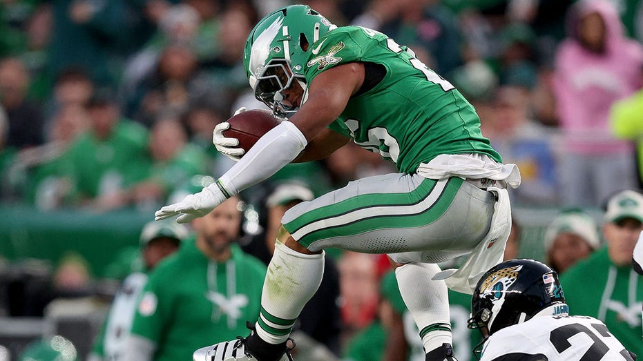 Eagles Star Saquon Barkley Teases Sudden NFL Retirement Like Barry Sanders
