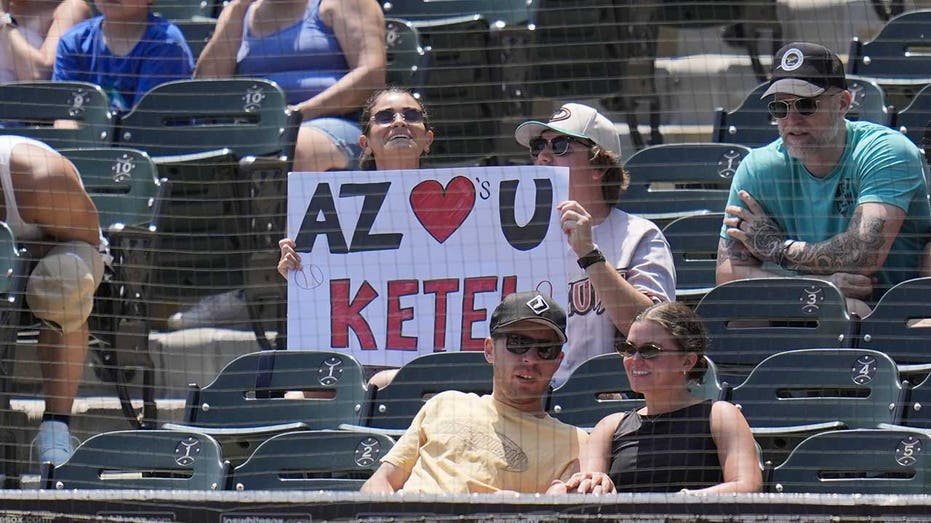 Diamondbacks’ Ketel Marte Overwhelmed by Support After Fan’s Cruel Remarks on Late Mother