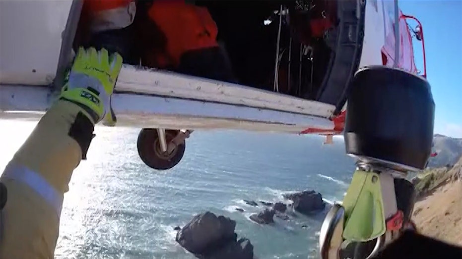 Daring Coast Guard Rescue Saves Teens Near Oregon's Roads End Point