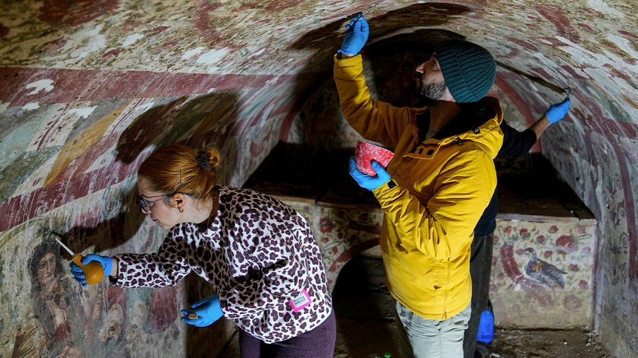 A Roman-Looking Jesus in Iznik: How a Tomb Fresco Reframes Early Christianity and Today’s Church Politics