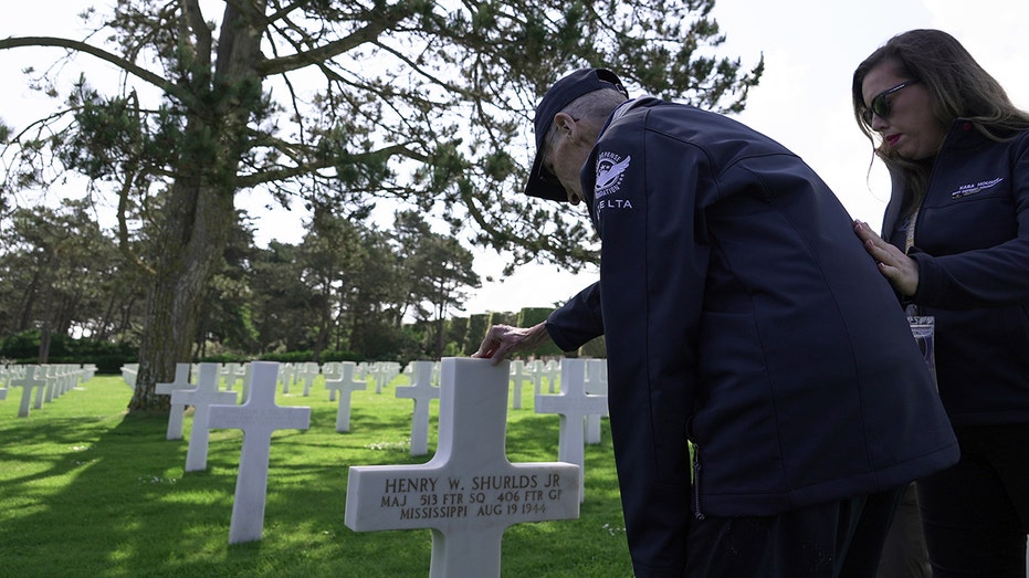 WWII Veterans Return to Normandy for Emotional 81st D-Day Commemoration
