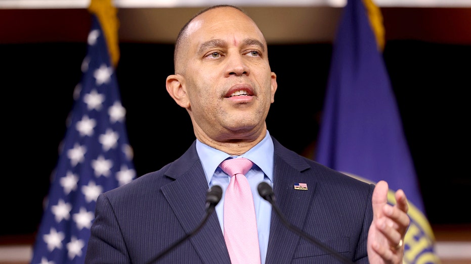 House Minority Leader Jeffries Calls Rep. Ogles a 'Fraud' for Suggestion to Remove Dems from House Committees