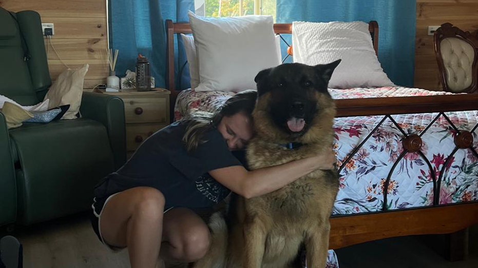 Backpacker Explores Australia for Free by Pet-Sitting, Saves $15K