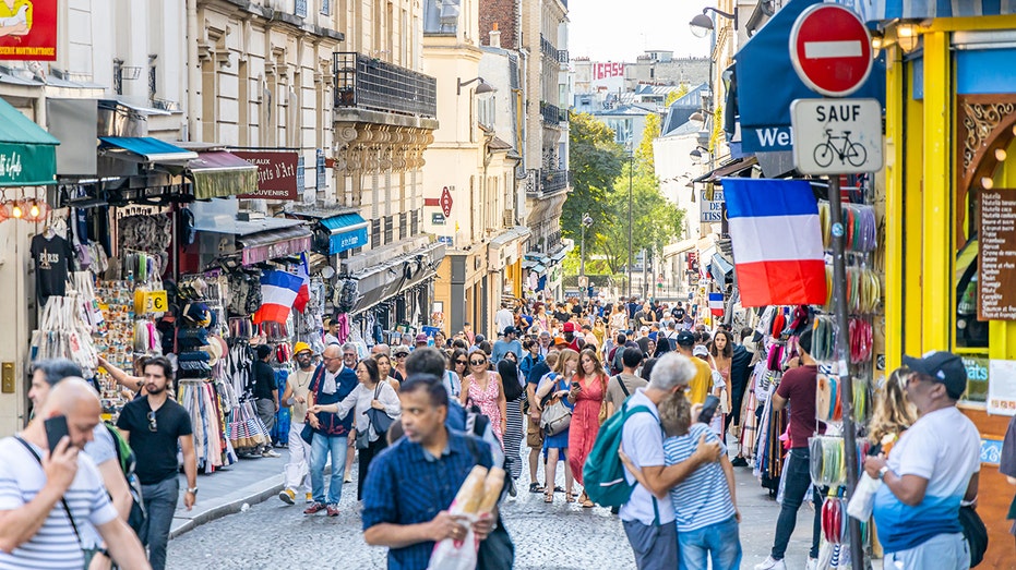 Beyond the Headlines: Unmasking the 'Crush-and-Grab' Pickpocket Schemes in Paris