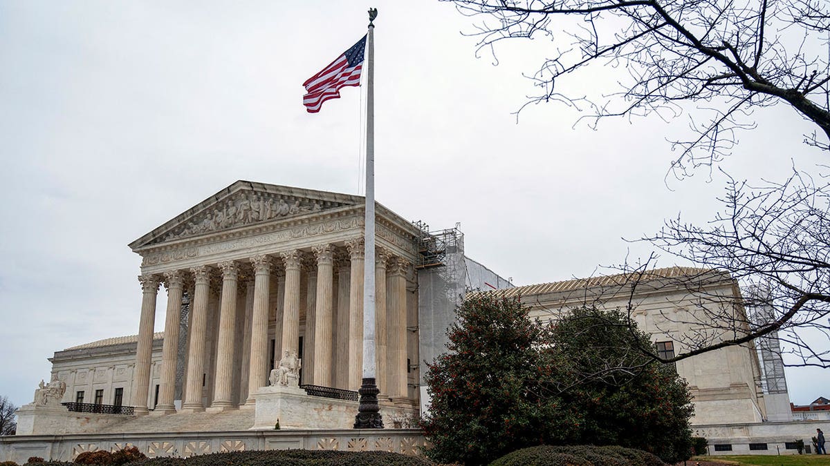 Trump Pushes Supreme Court to Allow Department of Education Overhaul