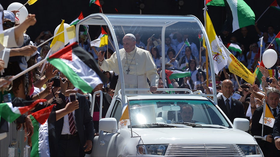 Pope Francis’ Pope-Mobile to Become Gaza Children’s Mobile Clinic