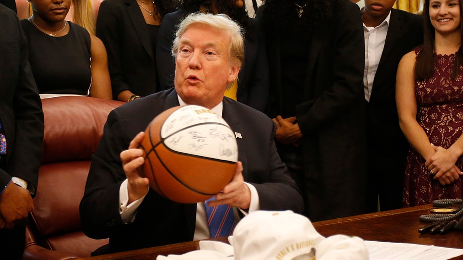 Ex-NBA Star Dwight Howard Names Trump As His 'Dream' Podcast Guest