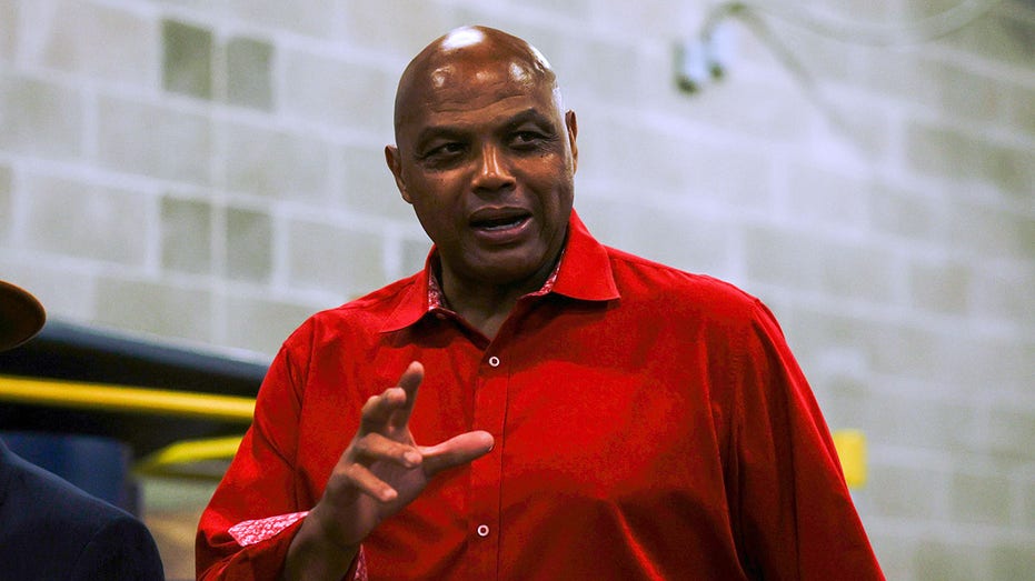 Charles Barkley Maps Out Path for Johni Broome to Become 'Greatest Player in Auburn Basketball History'