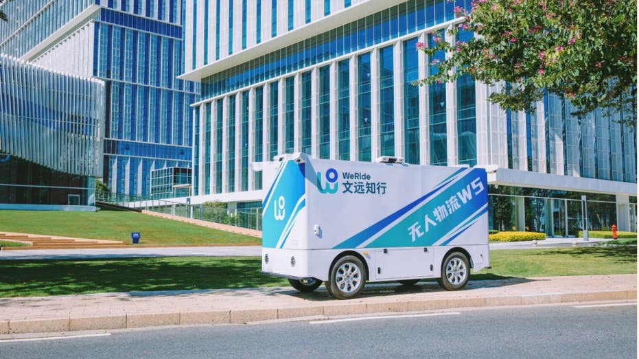 New Delivery Robot Can Haul 2,200 Pounds of Your Stuff