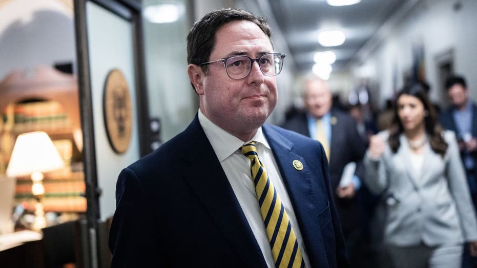 GOP Lawmaker Defends Call for Balanced Budget Amid Town Hall Chaos