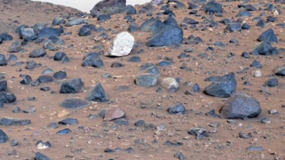 NASA Releases Clearest View of Mars, Blue Rocks Stun Scientists