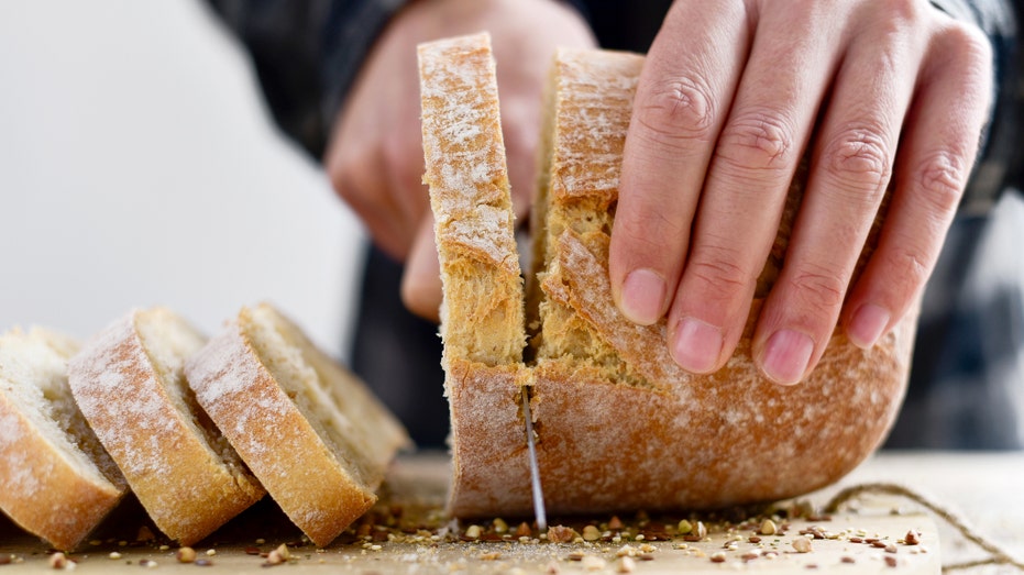 Joe Rogan Calls Out Unhealthy U.S. Breads: Best and Worst Picks for Your Health