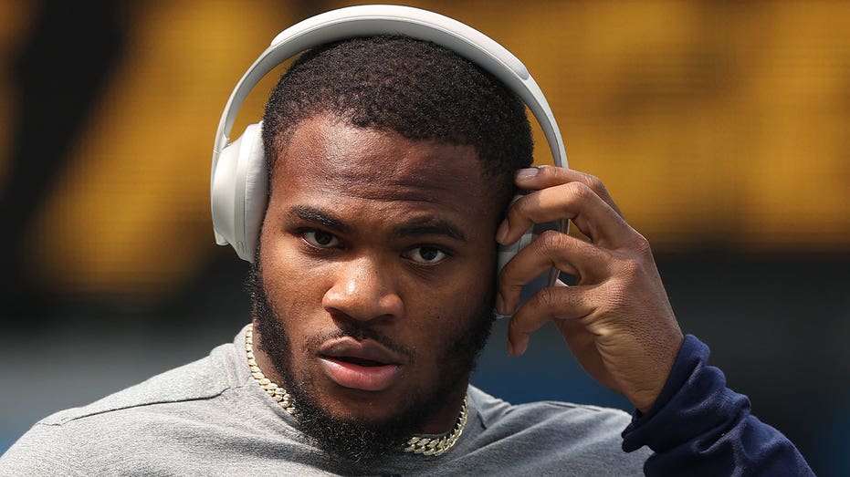 Micah Parsons Has Priceless Meltdown Over Cowboys' First-Round Draft Pick