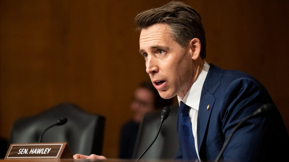 Josh Hawley Pushes Bill to Halt Nationwide Injunctions, Aims to Curb 'Resistance' Judges