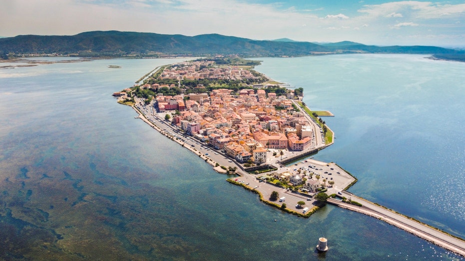 Tuscany's Orbetello Battles Bug Swarm as Tourism Season Looms