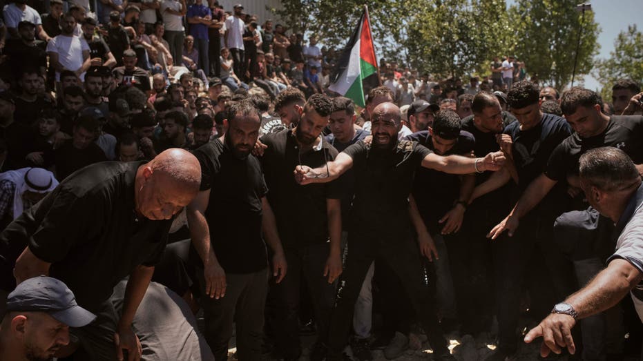 Huckabee Urges Israel to Investigate Murder of Palestinian-American in West Bank