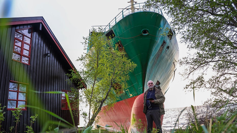 Norwegian Man’s Backyard Becomes Unexpected Port for 443-Foot Cargo Ship