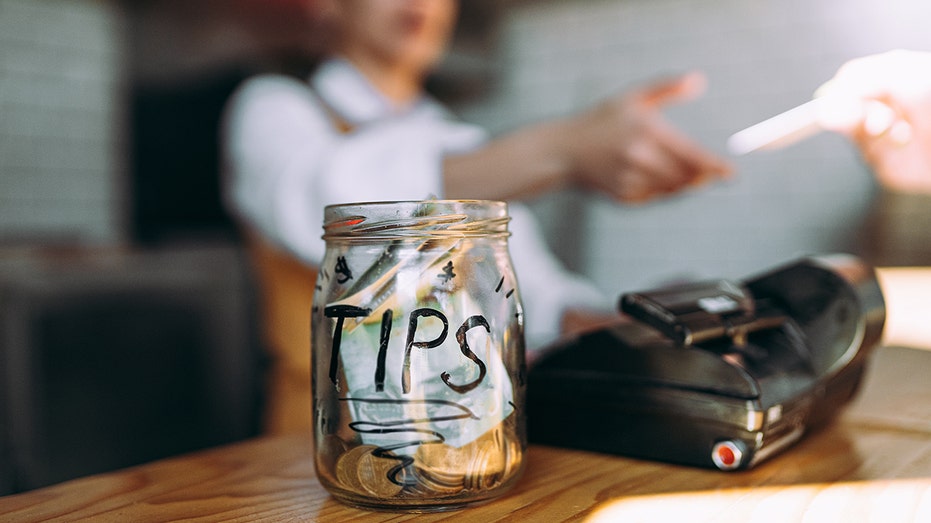Senate Unites on $25,000 Tax Break for Tipped Workers in Service Industry Boost