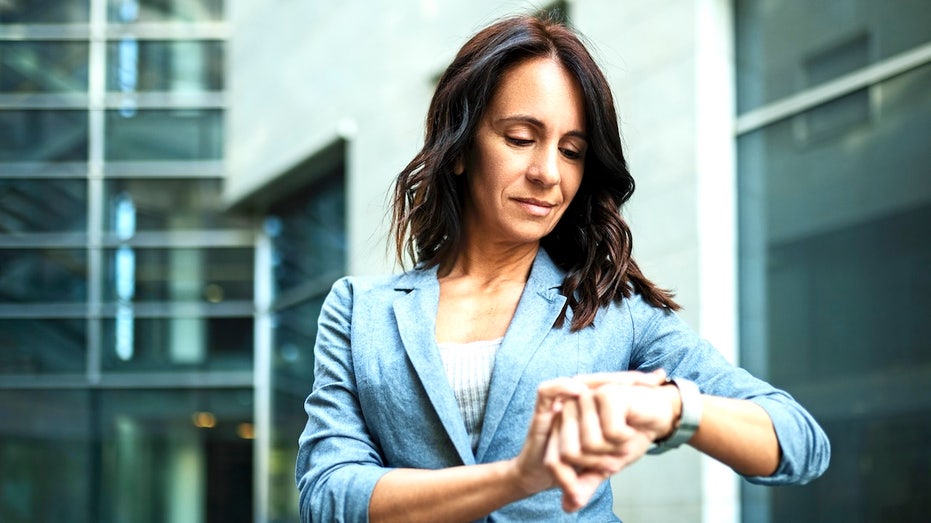 Chronic Lateness: How a ‘Small’ Habit Quietly Reshapes Trust, Power, and Love