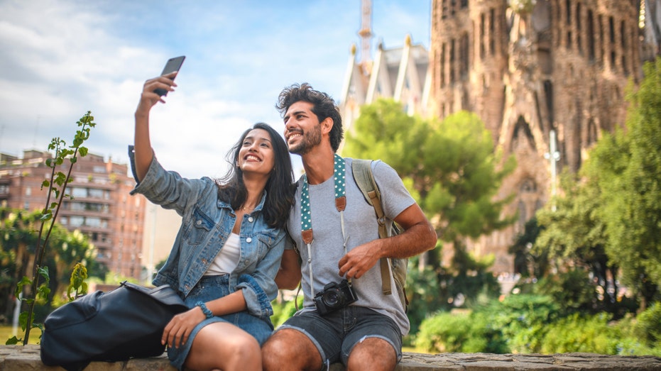 Barcelona's Sagrada Familia to Create 'Selfie Space' to Tame Tourist Swarms