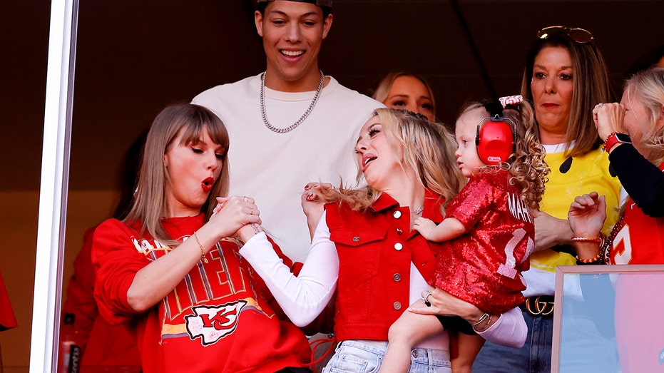 Taylor Swift Reclaims Music Catalog, Celebrated by Patrick and Brittany Mahomes