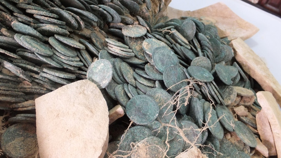 Spain’s Ancient Roman Coin Hoard Unveiled: A Glimpse into the Tetrarchy Era