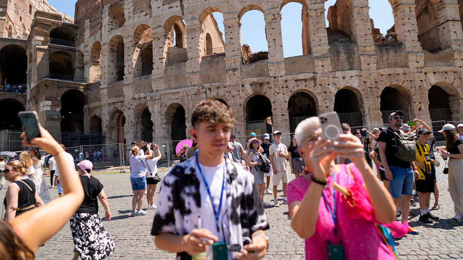 Rome’s Colosseum Ticket Scandal: Italian Authorities Crack Down on Tourists Getting Gouged