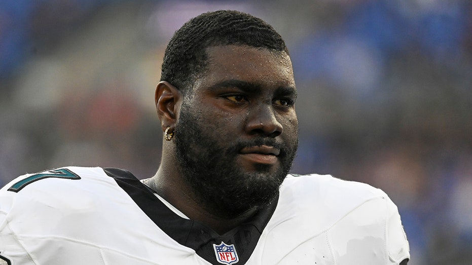 NFL Star Mekhi Becton Appeals to Public for Mom's Lifesaving Kidney Transplant